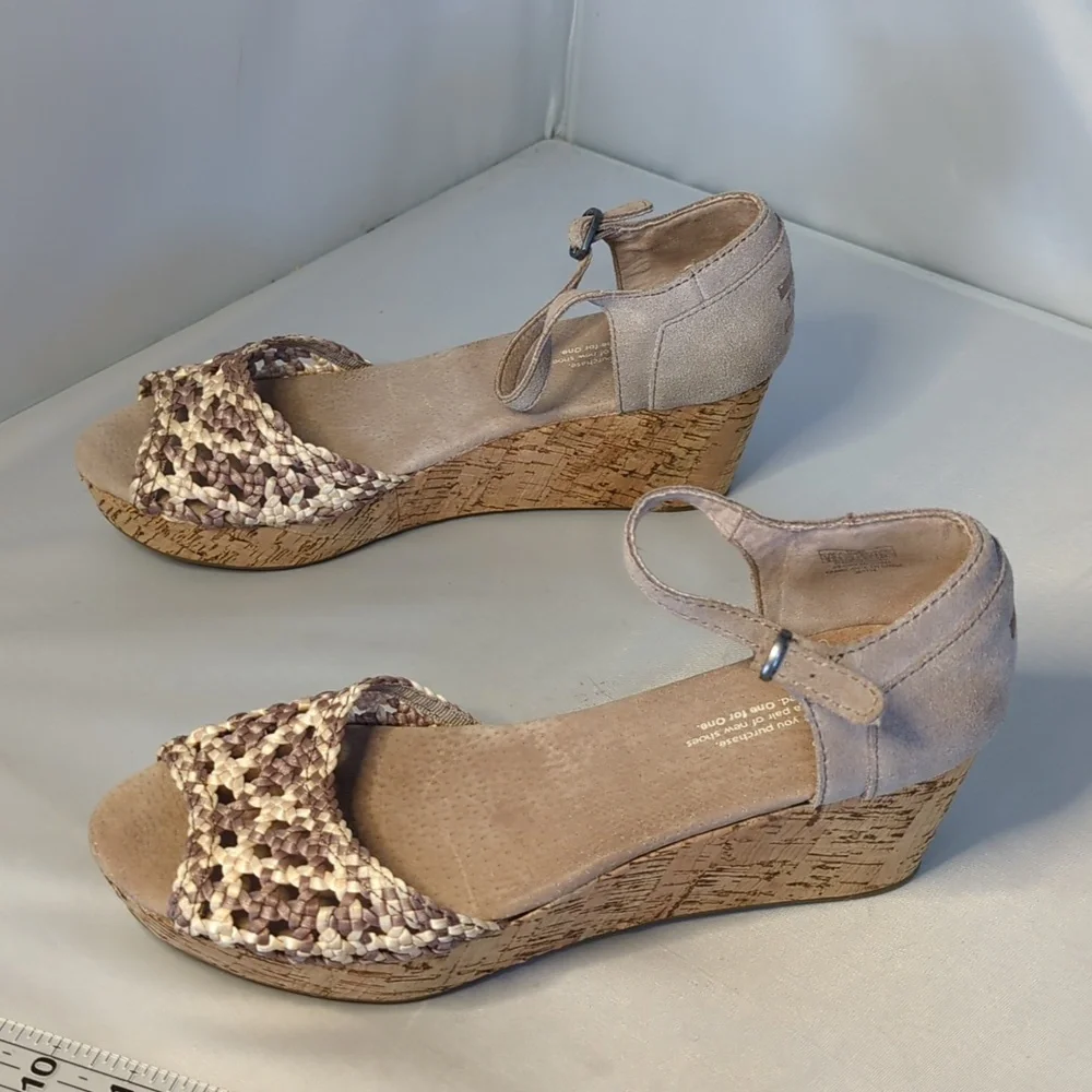 TOMS Stucco Satin Woven Cork Wedge Open Toe Sandals Size 9.5